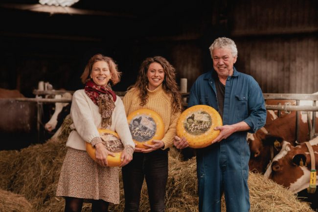 Vom Café aus den Viehtrieb beobachten
