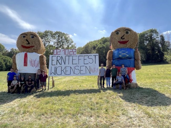 Landwirte feiern die Ernte und danken dafür