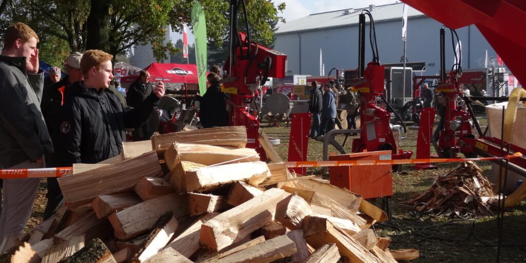 Heizen mit Holz und Landleben sind gefragter denn je
