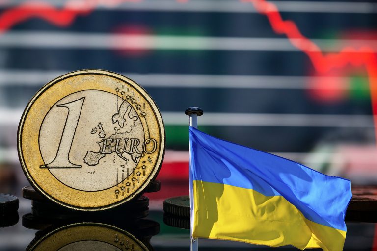 Euro,Inflation,Concept,Stagflation,Plunge,Chart,Red,Line,Macro