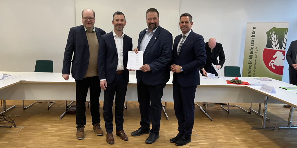 Landvolk Niedersachsen und TenneT schließen „Zukunftsvereinbarung“ zum Ausbau von Stromleitungen ab