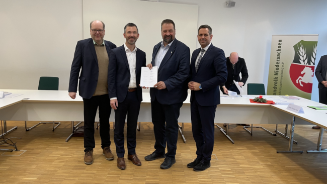 Landvolk Niedersachsen und TenneT schließen „Zukunftsvereinbarung“ zum Ausbau von Stromleitungen ab