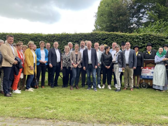 „Tag des offenen Hofes“: Holtruperin erhält Heiratsantrag im Helikopter