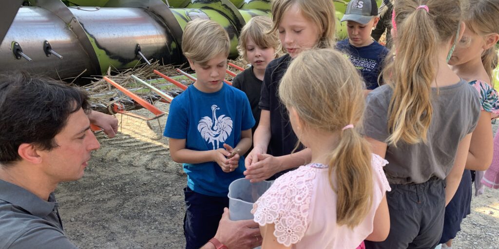 Grundschüler freuen sich auf die Bauernhof-AG