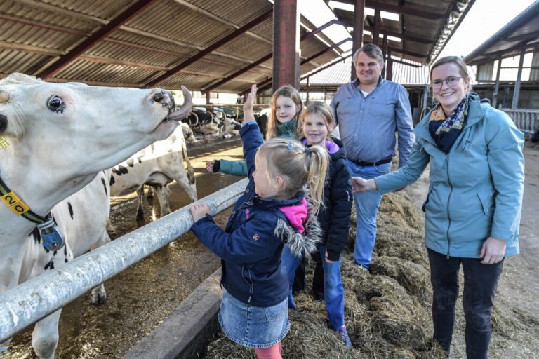 Landwirte laden zum Frühstück auf ihren Hof ein